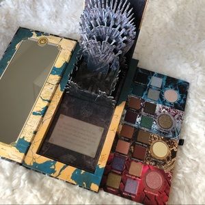 LE Urban Decay GOT Eyeshadow Palette